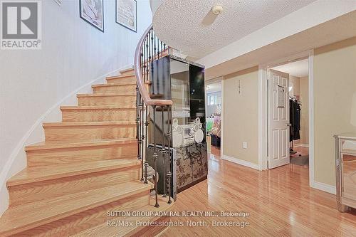 8 Elmsley Drive, Richmond Hill, ON - Indoor Photo Showing Other Room