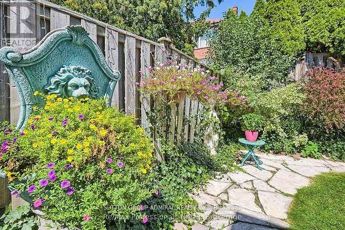 8 Elmsley Drive, Richmond Hill, ON - Outdoor