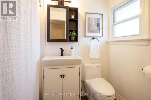 840 Borthwick Avenue, Ottawa, ON - Indoor Photo Showing Bathroom
