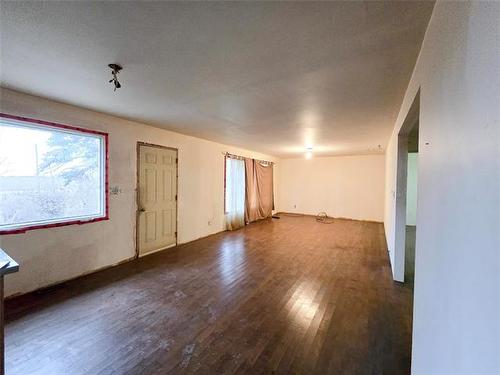 7087 22 Rd, Morris, MB 