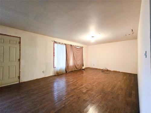 7087 22 Rd, Morris, MB 