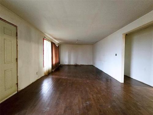 7087 22 Rd, Morris, MB 