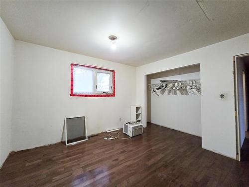 7087 22 Rd, Morris, MB 