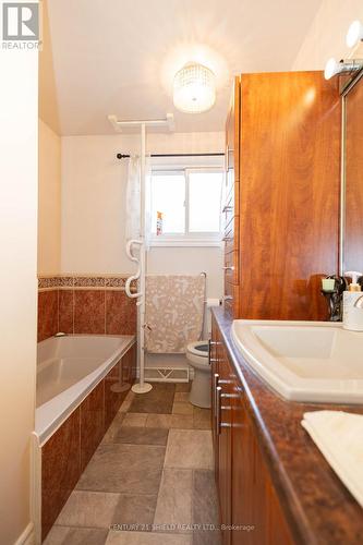 1443 1St Street E, Cornwall, ON - Indoor Photo Showing Bathroom