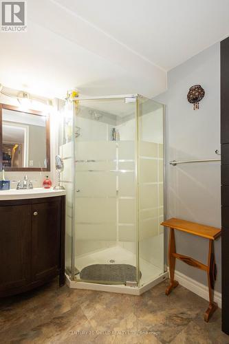 1443 1St Street E, Cornwall, ON - Indoor Photo Showing Bathroom