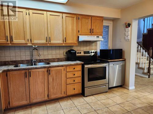 6149 Starfield Crescent, Mississauga, ON - Indoor Photo Showing Kitchen With Double Sink