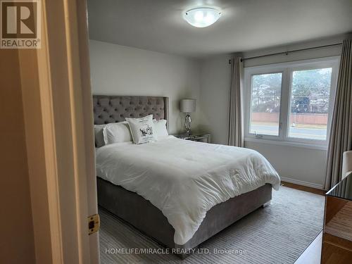 Master Bedroom - 6149 Starfield Crescent, Mississauga, ON - Indoor Photo Showing Bedroom
