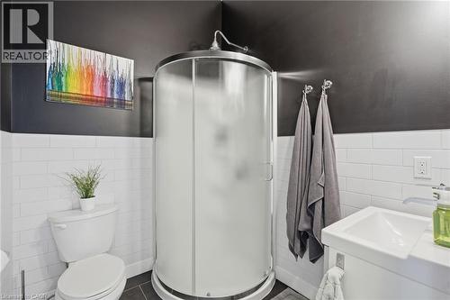 414 John Street N, Hamilton, ON - Indoor Photo Showing Bathroom