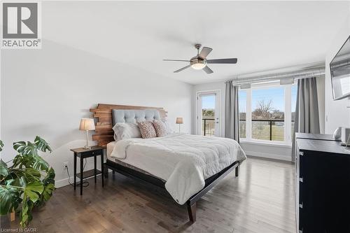414 John Street N, Hamilton, ON - Indoor Photo Showing Bedroom