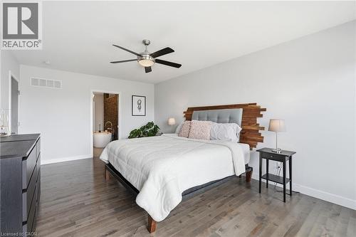 414 John Street N, Hamilton, ON - Indoor Photo Showing Bedroom
