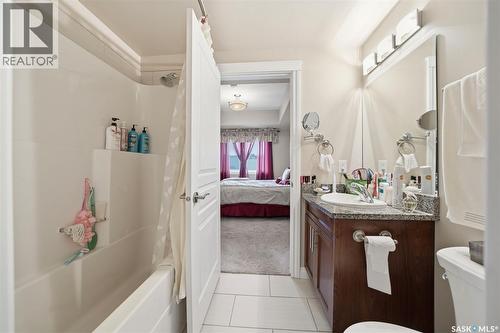 205 412 Willowgrove Square, Saskatoon, SK - Indoor Photo Showing Bathroom