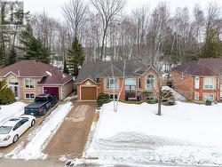 15 BRILLINGER DRIVE Wasaga Beach, ON L9Z 1L4