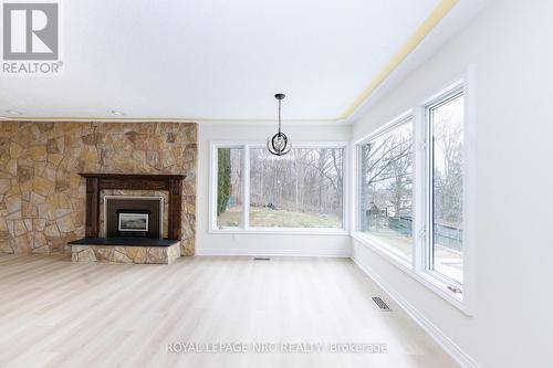 61 Tremont Drive, St. Catharines (Glendale/Glenridge), ON - Indoor Photo Showing Living Room With Fireplace