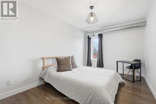 414 John Street, Hamilton, ON - Indoor Photo Showing Bedroom