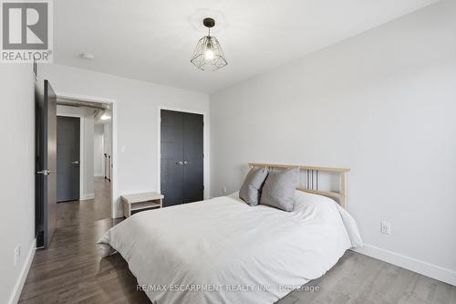 414 John Street, Hamilton, ON - Indoor Photo Showing Bedroom