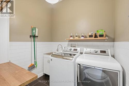 414 John Street, Hamilton, ON - Indoor Photo Showing Laundry Room