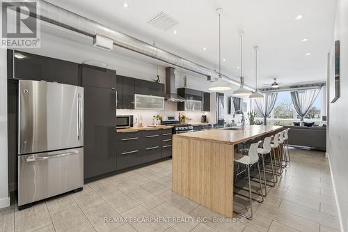 414 John Street, Hamilton, ON - Indoor Photo Showing Kitchen With Upgraded Kitchen