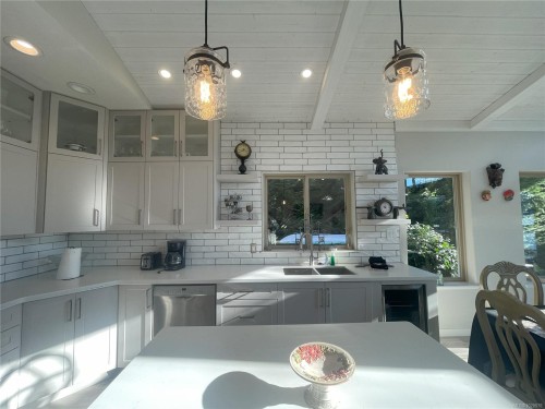 4712 Shell Beach Rd, Ladysmith, BC 