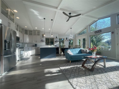 4712 Shell Beach Rd, Ladysmith, BC 