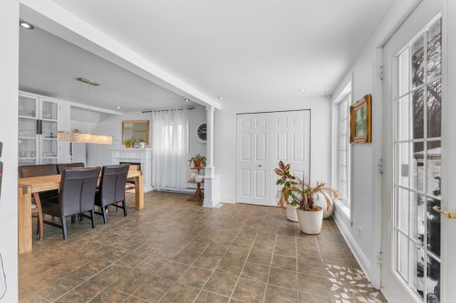 Vue d'ensemble - 20 Rue Létourneau, Laval (Sainte-Rose), QC - Indoor Photo Showing Other Room