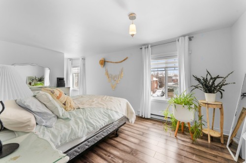 Chambre à coucher principale - 20 Rue Létourneau, Laval (Sainte-Rose), QC - Indoor Photo Showing Bedroom
