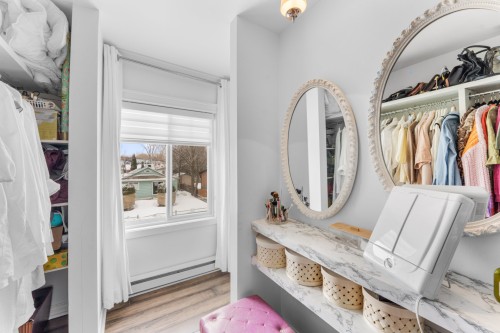Penderie (Walk-in) - 20 Rue Létourneau, Laval (Sainte-Rose), QC - Indoor With Storage