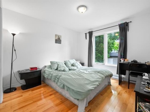 Bedroom - 1144 Rue St-Edouard, Longueuil (Le Vieux-Longueuil), QC - Indoor Photo Showing Bedroom