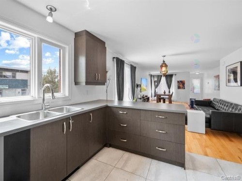 Kitchen - 1144 Rue St-Edouard, Longueuil (Le Vieux-Longueuil), QC - Indoor Photo Showing Kitchen With Double Sink
