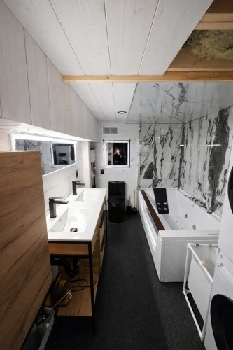 Salle de bains - 1578 Av. Phillips, Mascouche, QC - Indoor