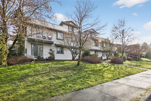 202-2647 Muir Rd  Courtenay, BC V9N 8Z4