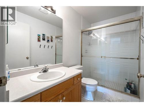 3320 Centennial Drive Unit# 403, Vernon, BC - Indoor Photo Showing Bathroom