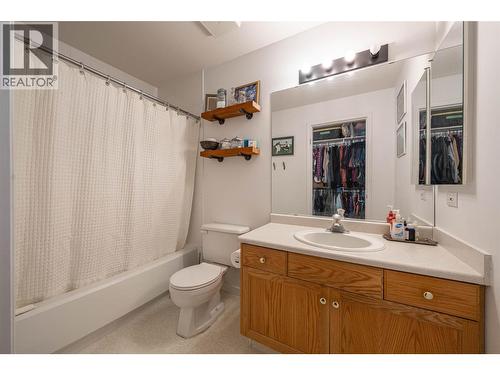 3320 Centennial Drive Unit# 403, Vernon, BC - Indoor Photo Showing Bathroom