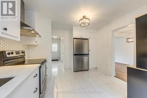 2565 Windjammer Road, Mississauga, ON - Indoor Photo Showing Kitchen