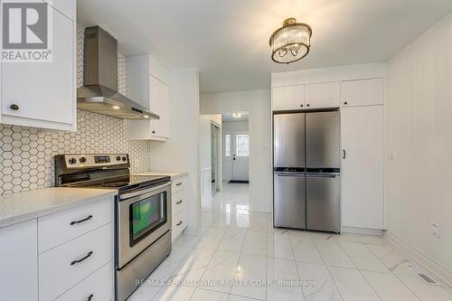 2565 Windjammer Road, Mississauga, ON - Indoor Photo Showing Kitchen