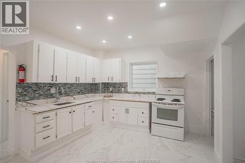 1345 Henry Ford, Windsor, ON - Indoor Photo Showing Kitchen