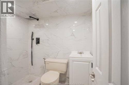 1345 Henry Ford, Windsor, ON - Indoor Photo Showing Bathroom