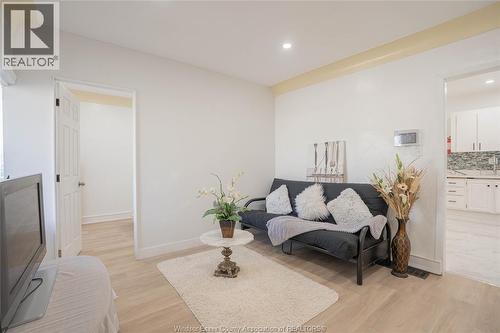 1345 Henry Ford, Windsor, ON - Indoor Photo Showing Living Room