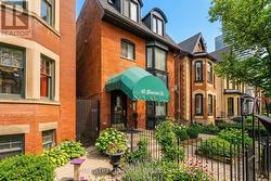 4 - 65 GLOUCESTER STREET Toronto, ON M4Y 1L8