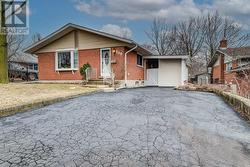 239 WINFIELD AVENUE  Waterloo, ON N2J 3M8