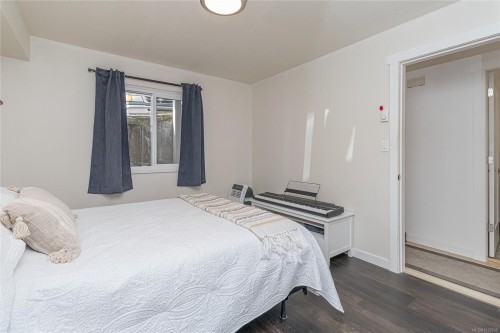 107-9916 Daniel St, Chemainus, BC - Indoor Photo Showing Bedroom