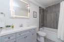 107-9916 Daniel St, Chemainus, BC  - Indoor Photo Showing Bathroom 