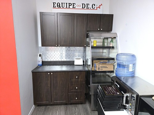 Cuisine - 230-1527 Desserte Nord Laval (A-440) O., Laval (Chomedey), QC - Indoor Photo Showing Kitchen