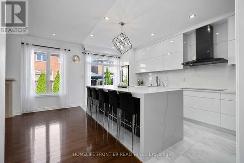 26 Barnstone Drive, Markham, ON - Indoor Photo Showing Kitchen