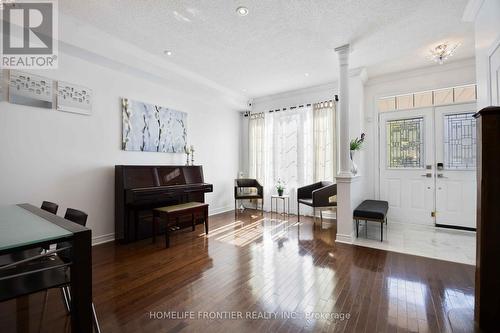 26 Barnstone Drive, Markham, ON - Indoor Photo Showing Living Room