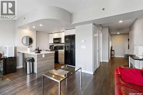 801 550 4Th Avenue N, Saskatoon, SK - Indoor Photo Showing Kitchen With Upgraded Kitchen