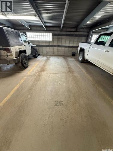 801 550 4Th Avenue N, Saskatoon, SK - Indoor Photo Showing Garage
