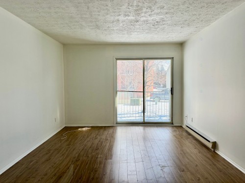 Living Room - 202-55 Rue Beauséjour, La Prairie, QC - Indoor Photo Showing Other Room