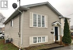 LOWER - 138 CARLTON STREET St. Catharines (Downtown), ON L2R 7S6