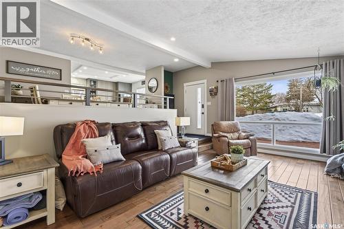 35 King Crescent, Humboldt, SK - Indoor Photo Showing Living Room