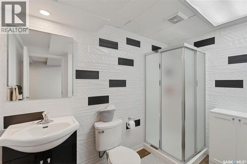 35 King Crescent, Humboldt, SK - Indoor Photo Showing Bathroom